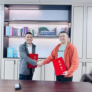 海悦酒庄与福建福州李总成功签订酒庄加盟协议